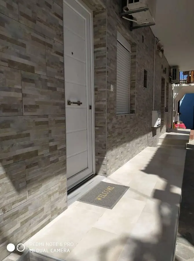 Lavim Apartments 2 시키아
